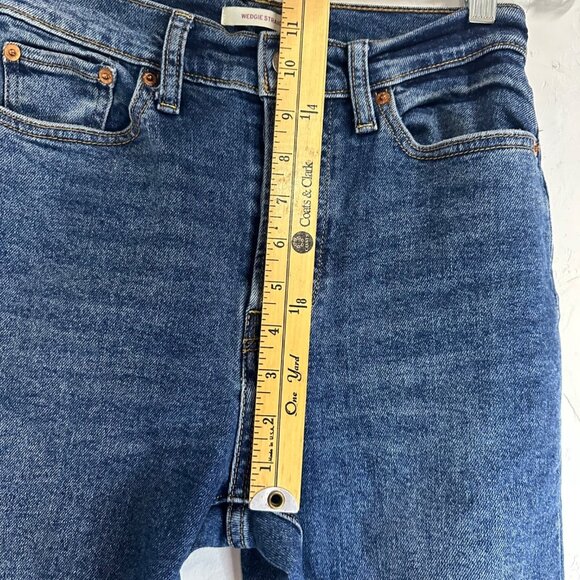 Levi’s Wedgie Skinny High Rise Distressed Raw Hem Dark Wash Jeans Women's 27 - Picture 9 of 10